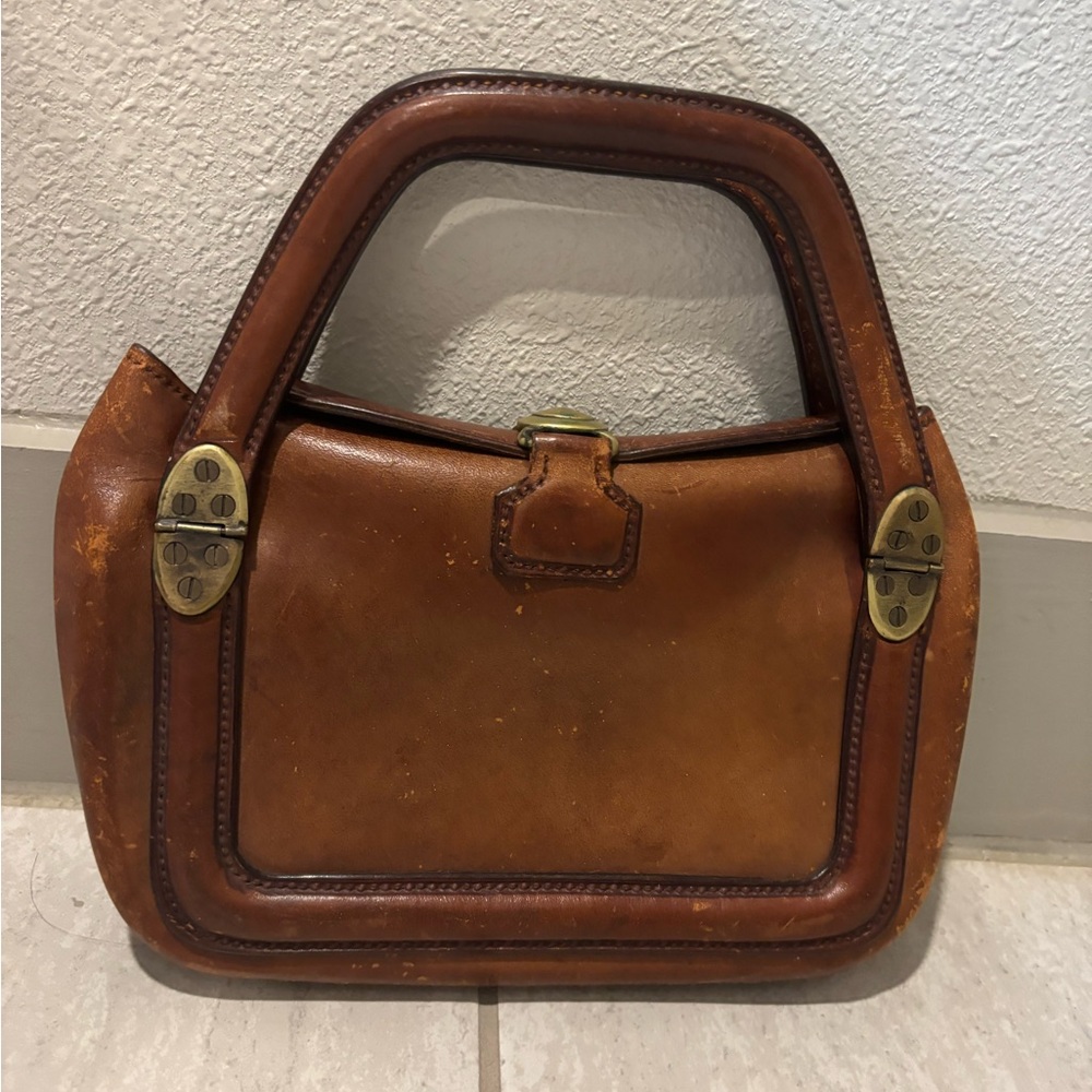 Elegant Brown Leather Handbag
